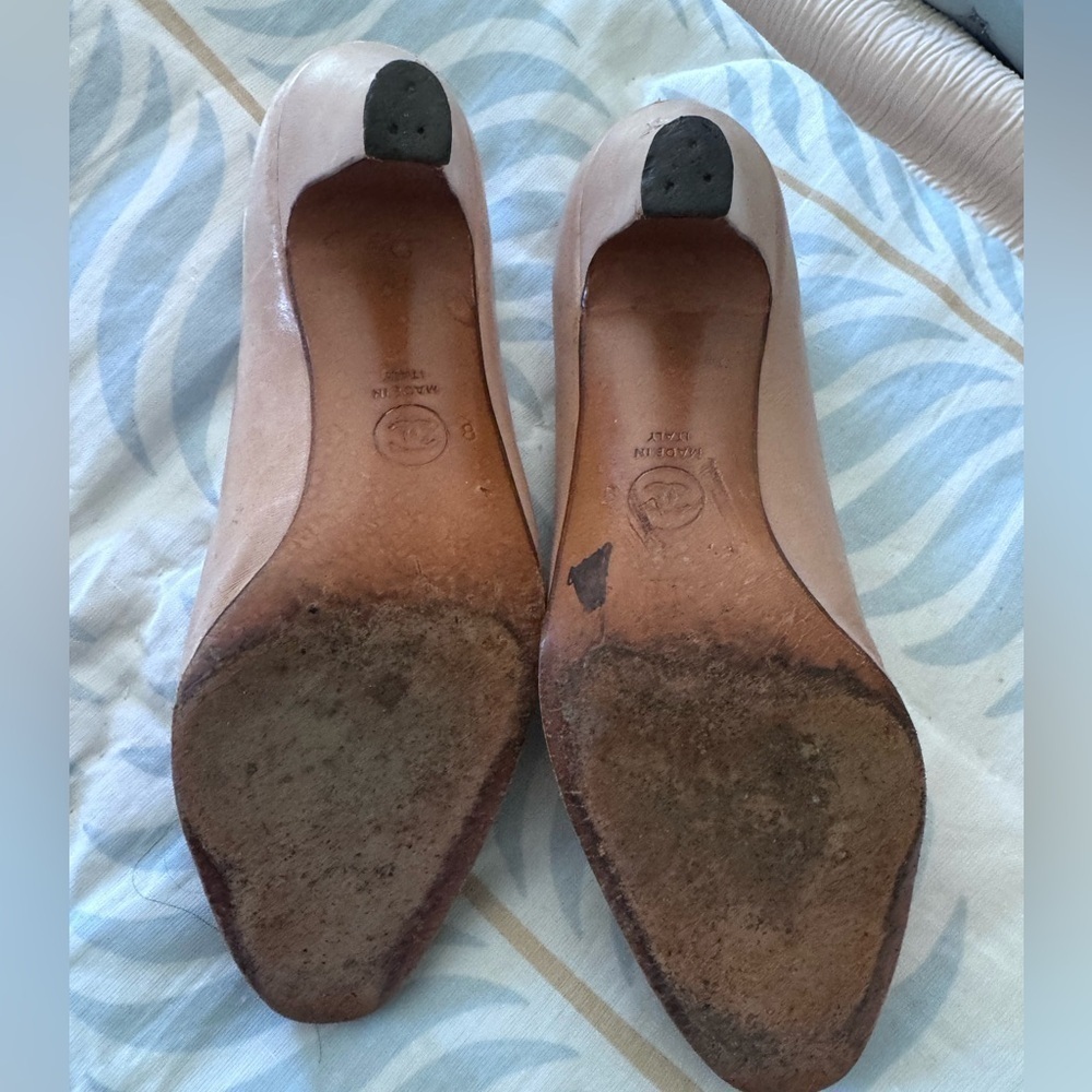 Preloved condition Chanel classic pumps. Sz38 - Picture 6 of 6